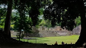 Disfruta de un viaje arqueológico en Copán Ruinas